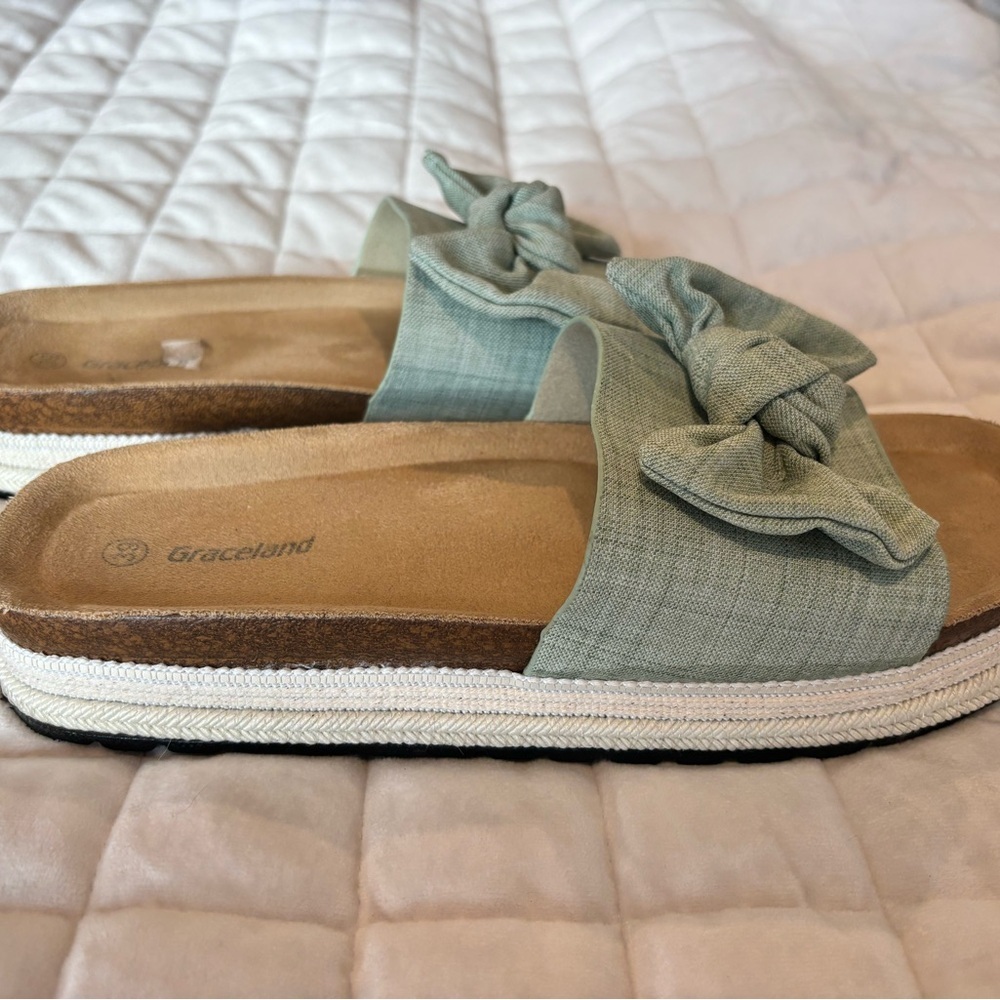 Grace Green Bow Slide Sandals - Picture 3 of 3